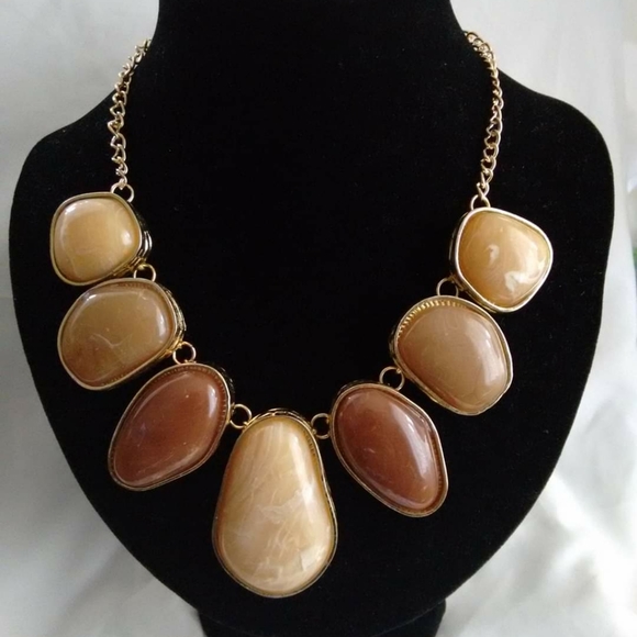 Lightweight Faux Stone Necklace - Picture 1 of 1
